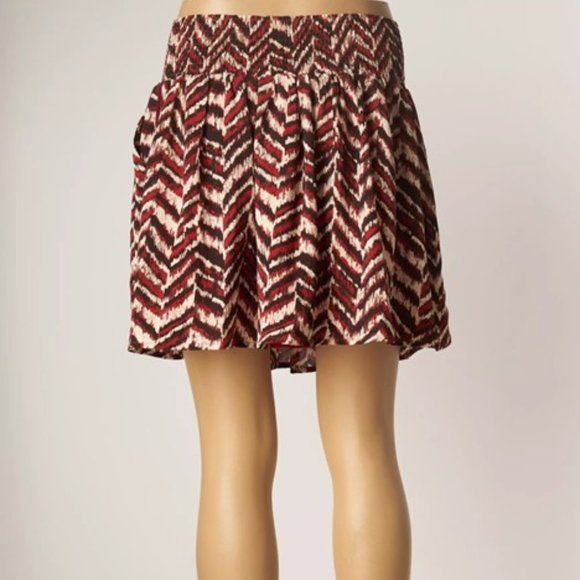 Grace & Mila Short Skirt with Elastic Waistband - Picture 3 of 6
